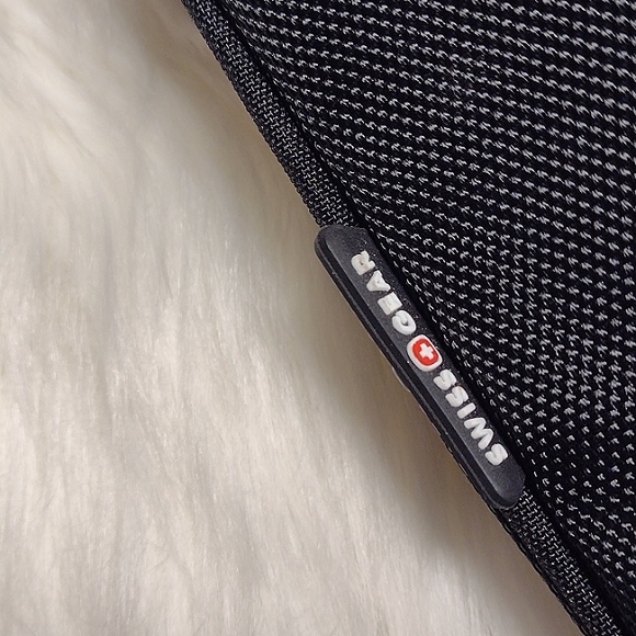 Swiss Gear Hanging Travel Toiletry Case - Picture 6 of 16